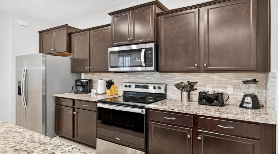 DAVENPORT, Florida 33897, 7 Bedrooms Bedrooms, ,5 BathroomsBathrooms,Residential,For Sale,LILAC,0,MFRO6359800