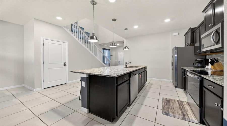 DAVENPORT, Florida 33897, 7 Bedrooms Bedrooms, ,5 BathroomsBathrooms,Residential,For Sale,LILAC,0,MFRO6359800