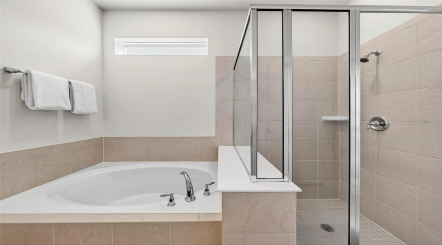 DAVENPORT, Florida 33897, 7 Bedrooms Bedrooms, ,5 BathroomsBathrooms,Residential,For Sale,LILAC,0,MFRO6359800