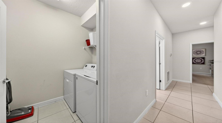 DAVENPORT, Florida 33897, 7 Bedrooms Bedrooms, ,5 BathroomsBathrooms,Residential,For Sale,LILAC,0,MFRO6359800