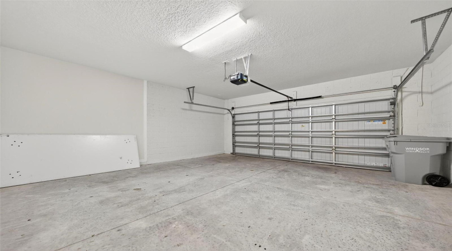 DAVENPORT, Florida 33897, 7 Bedrooms Bedrooms, ,5 BathroomsBathrooms,Residential,For Sale,LILAC,0,MFRO6359800