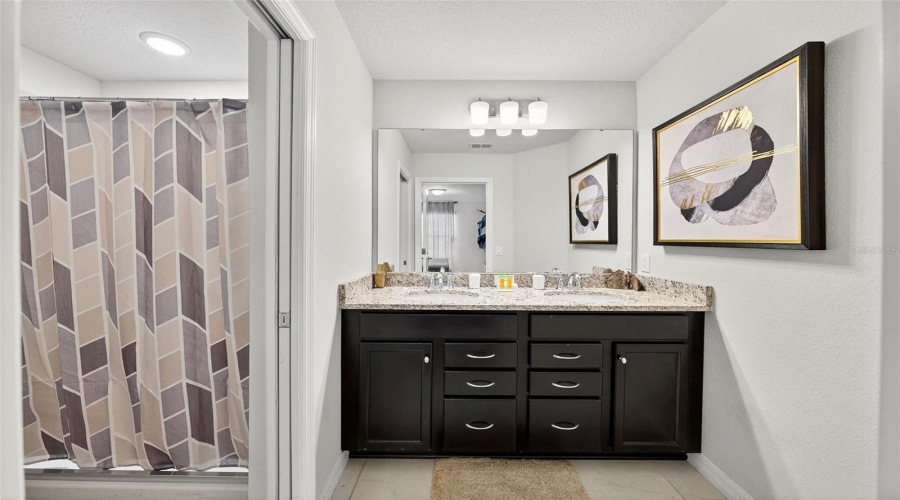 DAVENPORT, Florida 33897, 7 Bedrooms Bedrooms, ,5 BathroomsBathrooms,Residential,For Sale,LILAC,0,MFRO6359800