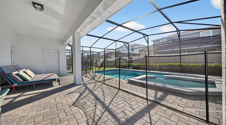 DAVENPORT, Florida 33897, 7 Bedrooms Bedrooms, ,5 BathroomsBathrooms,Residential,For Sale,LILAC,0,MFRO6359800