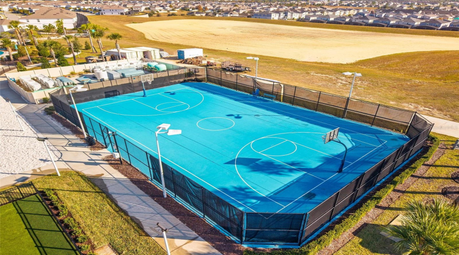 DAVENPORT, Florida 33897, 7 Bedrooms Bedrooms, ,5 BathroomsBathrooms,Residential,For Sale,LILAC,0,MFRO6359800