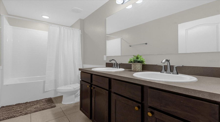 KISSIMMEE, Florida 34746, 3 Bedrooms Bedrooms, ,2 BathroomsBathrooms,Residential,For Sale,CORAL CASTLE,0,MFRO6293809