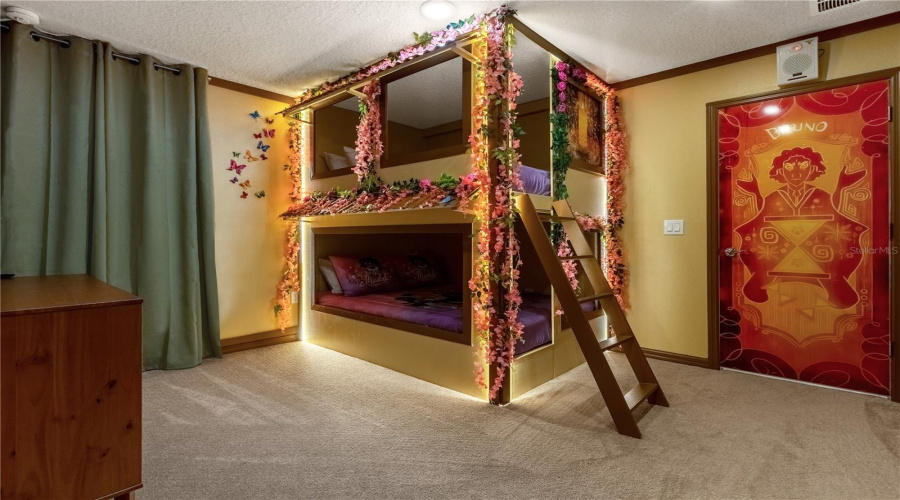 Bed 09 - Encanto -upstairs