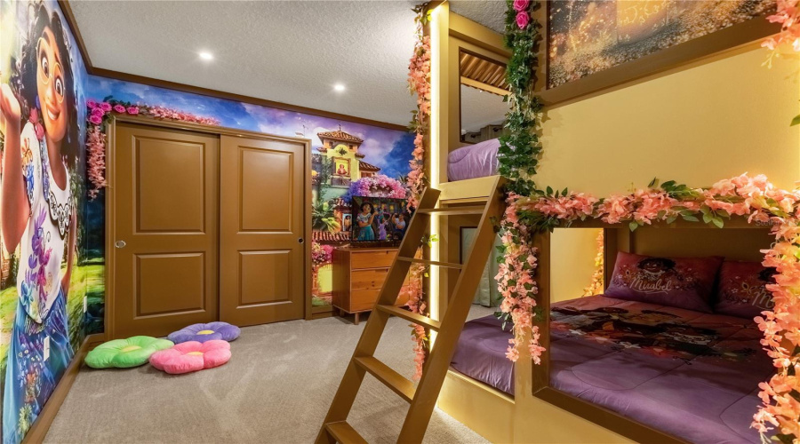 Bed 09 - Encanto - upstairs