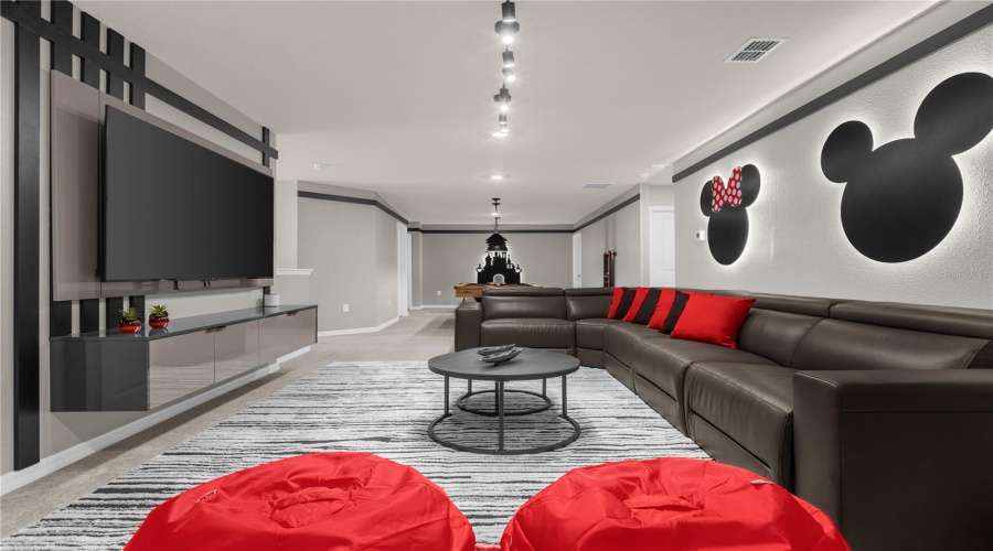 Loft - Mickey & Minnie - upstairs