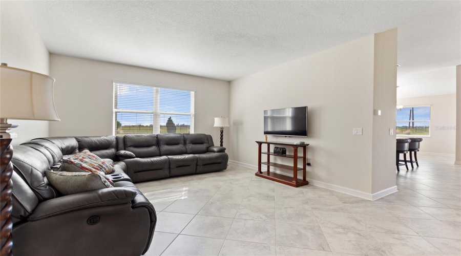 DAVENPORT, Florida 33896, 4 Bedrooms Bedrooms, ,3 BathroomsBathrooms,Residential,For Sale,TRAPPERS TRAIL LOOP,0,MFRS5138833