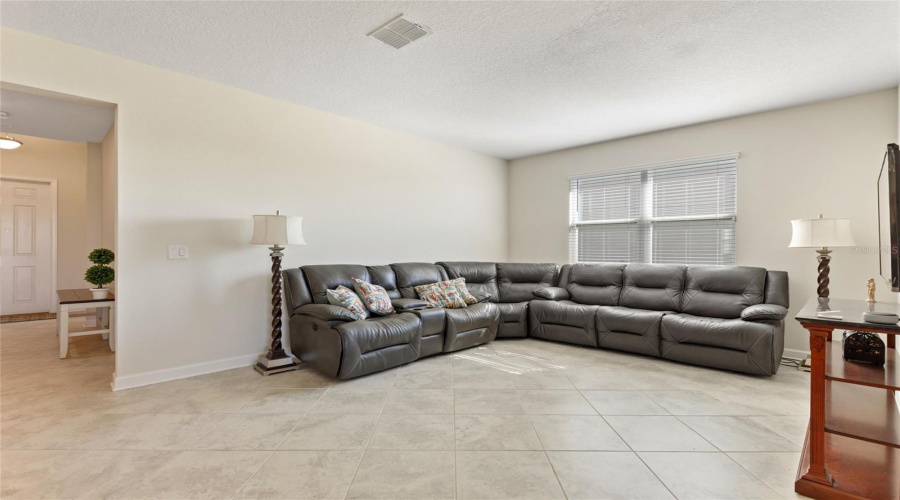 DAVENPORT, Florida 33896, 4 Bedrooms Bedrooms, ,3 BathroomsBathrooms,Residential,For Sale,TRAPPERS TRAIL LOOP,0,MFRS5138833