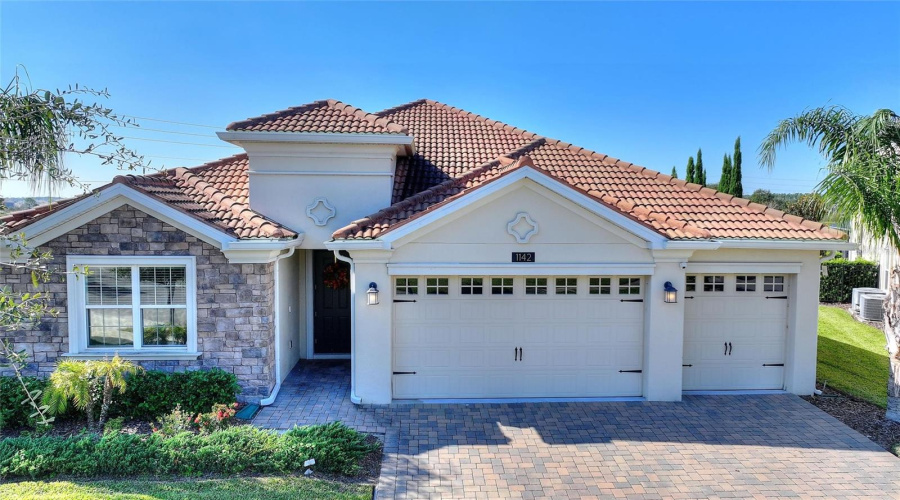 DAVENPORT, Florida 33896, 4 Bedrooms Bedrooms, ,3 BathroomsBathrooms,Residential,For Sale,TRAPPERS TRAIL LOOP,0,MFRS5138833