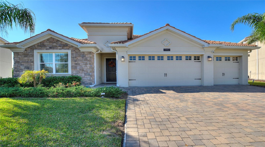 DAVENPORT, Florida 33896, 4 Bedrooms Bedrooms, ,3 BathroomsBathrooms,Residential,For Sale,TRAPPERS TRAIL LOOP,0,MFRS5138833