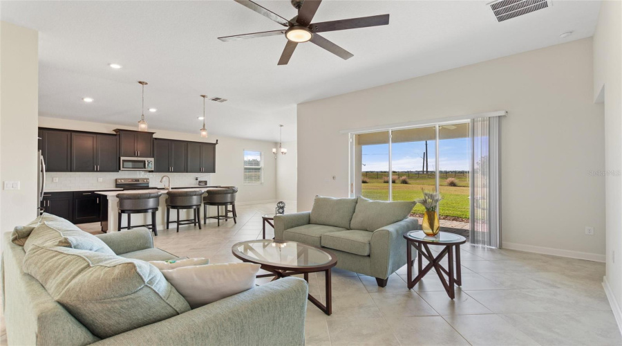 DAVENPORT, Florida 33896, 4 Bedrooms Bedrooms, ,3 BathroomsBathrooms,Residential,For Sale,TRAPPERS TRAIL LOOP,0,MFRS5138833