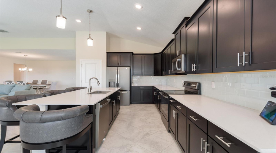 DAVENPORT, Florida 33896, 4 Bedrooms Bedrooms, ,3 BathroomsBathrooms,Residential,For Sale,TRAPPERS TRAIL LOOP,0,MFRS5138833