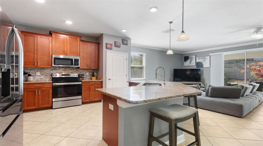 DAVENPORT, Florida 33896, 4 Bedrooms Bedrooms, ,2 BathroomsBathrooms,Residential,For Sale,CLUBMAN DR,0,MFRS5138919