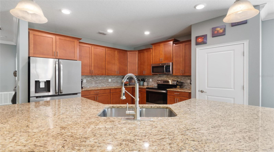 DAVENPORT, Florida 33896, 4 Bedrooms Bedrooms, ,2 BathroomsBathrooms,Residential,For Sale,CLUBMAN DR,0,MFRS5138919