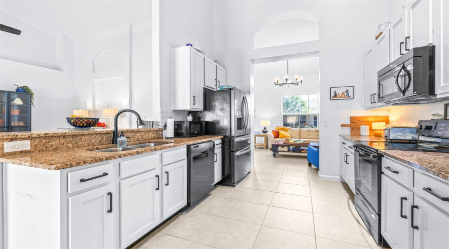 DAVENPORT, Florida 33837, 5 Bedrooms Bedrooms, ,3 BathroomsBathrooms,Residential,For Sale,OAKRISE,0,MFRTB8450220