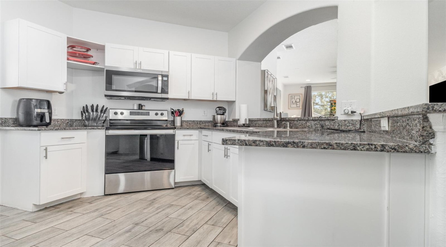 DAVENPORT, Florida 33837, 4 Bedrooms Bedrooms, ,2 BathroomsBathrooms,Residential,For Sale,KNOLLWOOD,0,MFRTB8450028