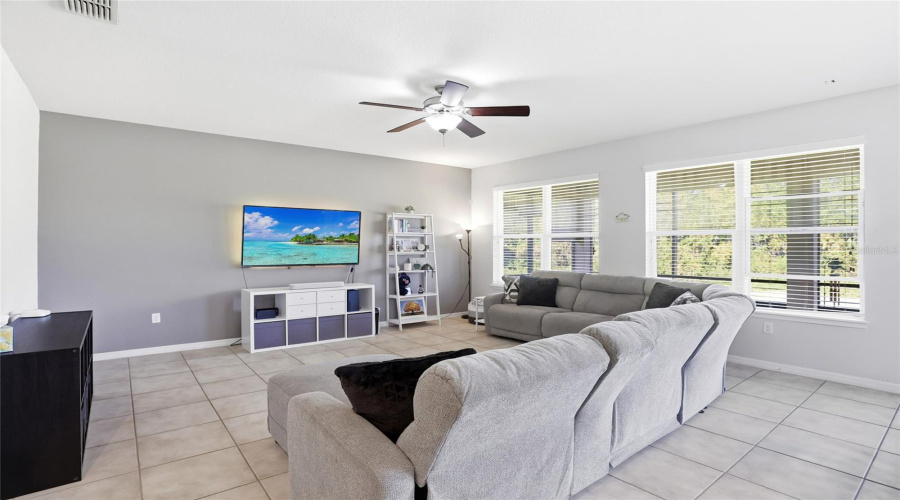 DAVENPORT, Florida 33837, 3 Bedrooms Bedrooms, ,2 BathroomsBathrooms,Residential,For Sale,LEXINGTON,0,MFRG5104803