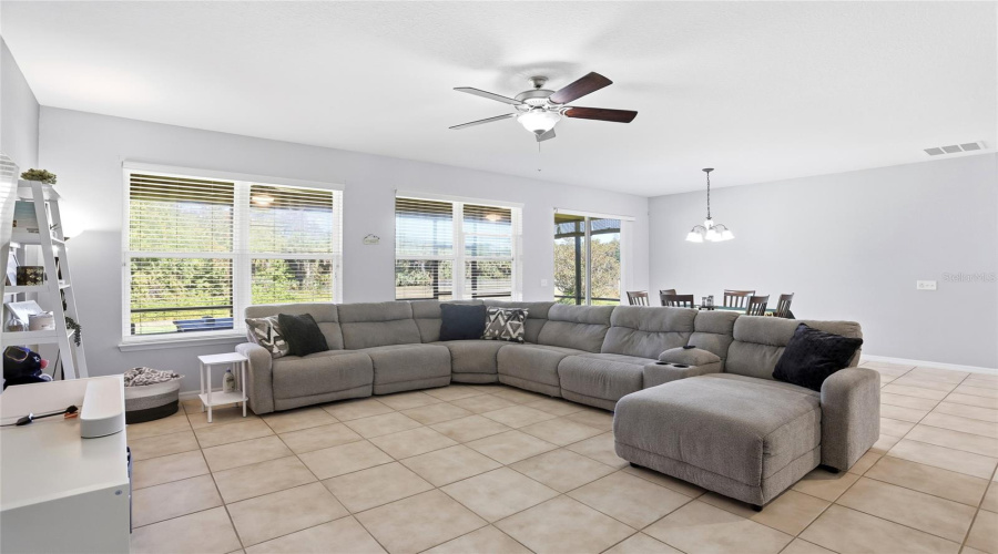 DAVENPORT, Florida 33837, 3 Bedrooms Bedrooms, ,2 BathroomsBathrooms,Residential,For Sale,LEXINGTON,0,MFRG5104803