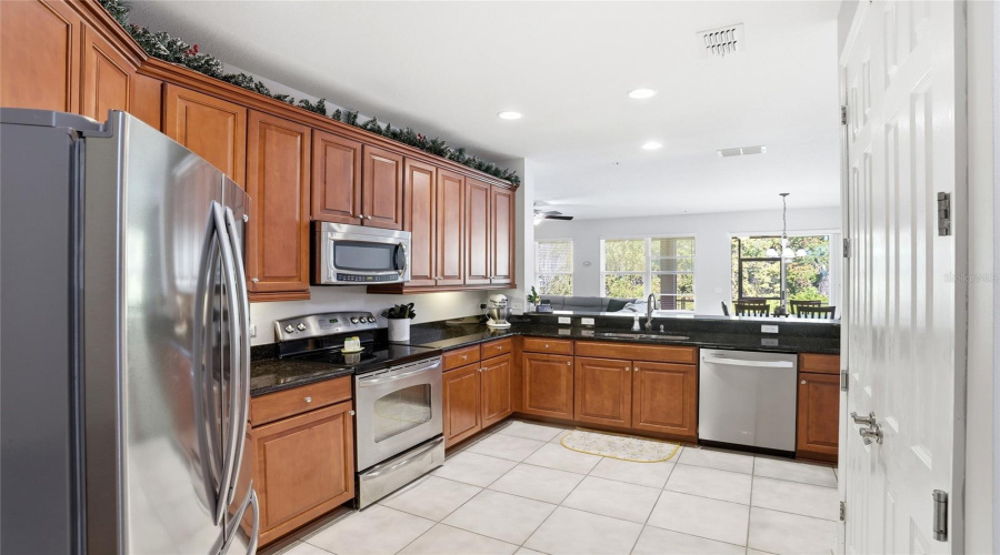 DAVENPORT, Florida 33837, 3 Bedrooms Bedrooms, ,2 BathroomsBathrooms,Residential,For Sale,LEXINGTON,0,MFRG5104803