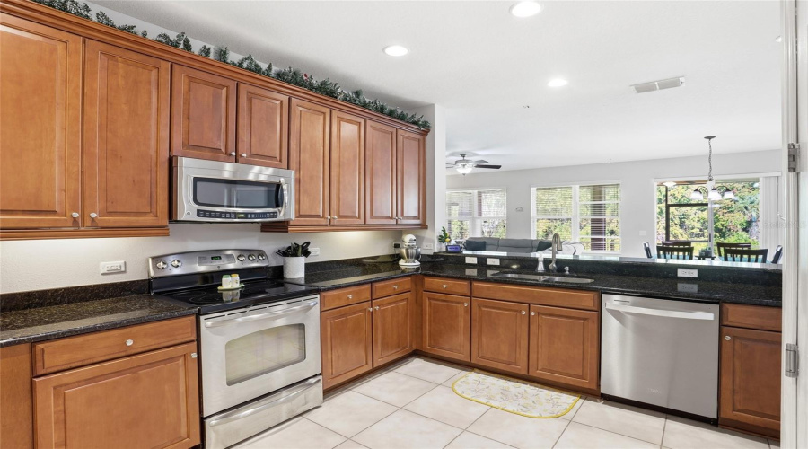 DAVENPORT, Florida 33837, 3 Bedrooms Bedrooms, ,2 BathroomsBathrooms,Residential,For Sale,LEXINGTON,0,MFRG5104803