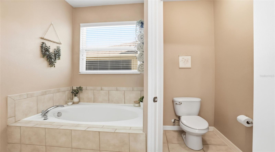 DAVENPORT, Florida 33837, 3 Bedrooms Bedrooms, ,2 BathroomsBathrooms,Residential,For Sale,LEXINGTON,0,MFRG5104803