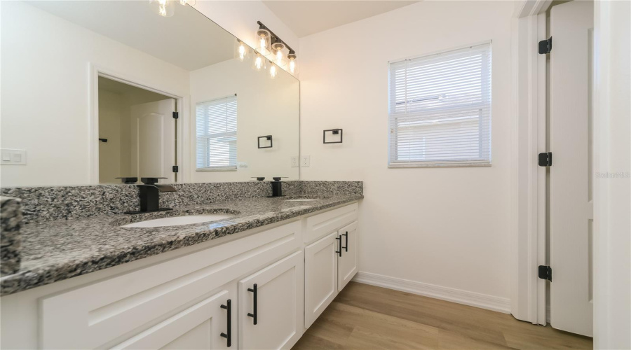 DAVENPORT, Florida 33837, 5 Bedrooms Bedrooms, ,3 BathroomsBathrooms,Residential,For Sale,FAIRHAVEN,0,MFRTB8449108