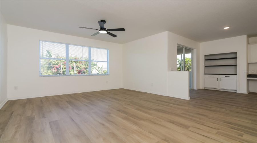 DAVENPORT, Florida 33837, 5 Bedrooms Bedrooms, ,3 BathroomsBathrooms,Residential,For Sale,FAIRHAVEN,0,MFRTB8449108