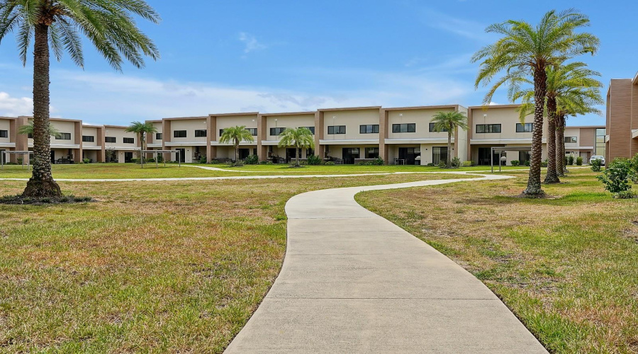 KISSIMMEE, Florida 34747, 4 Bedrooms Bedrooms, ,4 BathroomsBathrooms,Residential,For Sale,ROCKEFELLER,0,MFRO6137419