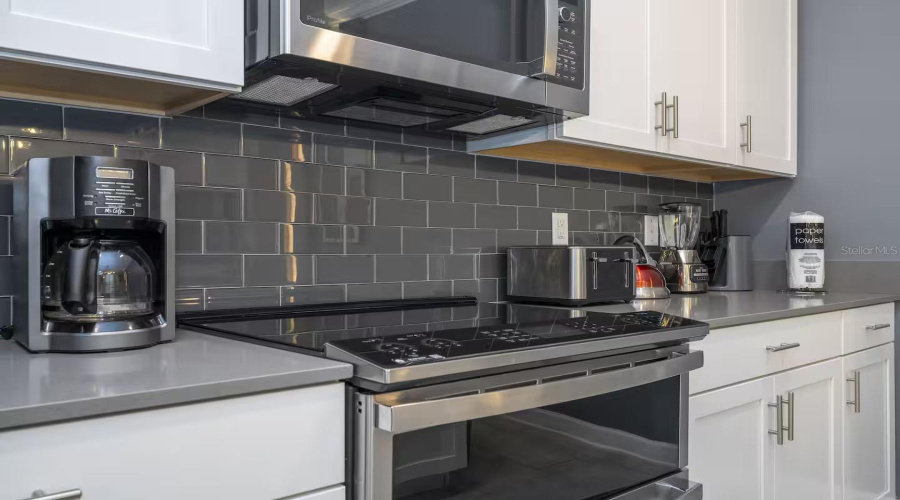 DAVENPORT, Florida 33896, 4 Bedrooms Bedrooms, ,3 BathroomsBathrooms,Residential,For Sale,KINGSBARN,0,MFRO6362612