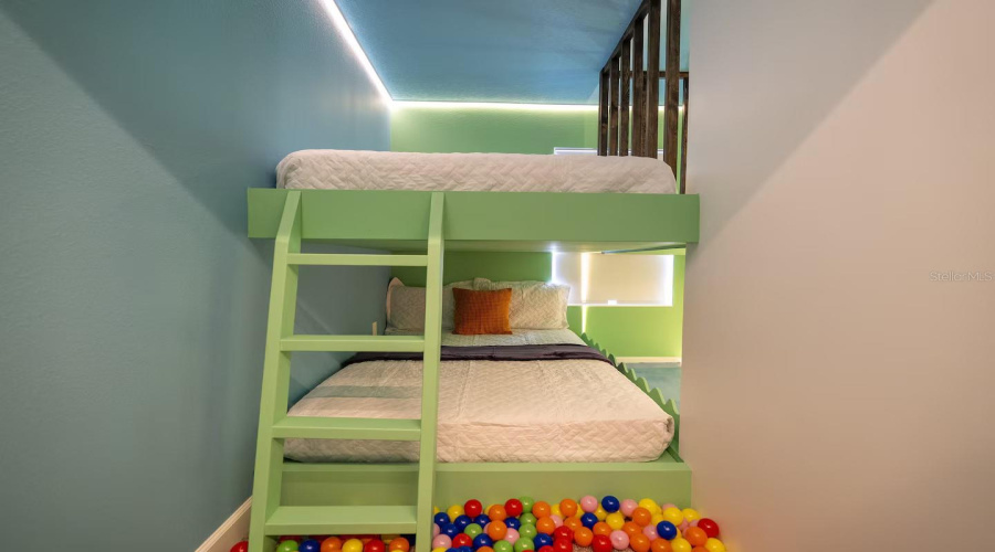 DAVENPORT, Florida 33896, 4 Bedrooms Bedrooms, ,3 BathroomsBathrooms,Residential,For Sale,KINGSBARN,0,MFRO6362612