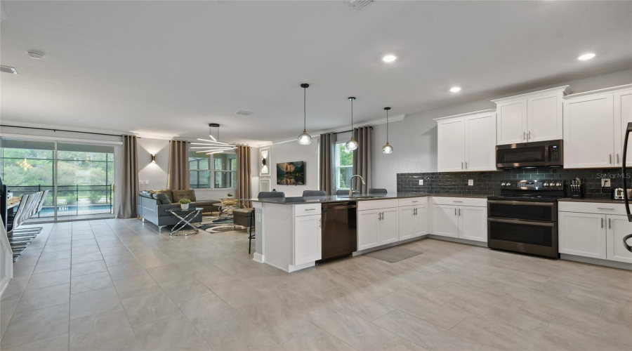 KISSIMMEE, Florida 34746, 8 Bedrooms Bedrooms, ,5 BathroomsBathrooms,Residential,For Sale,OXYMORON,0,MFRO6361612