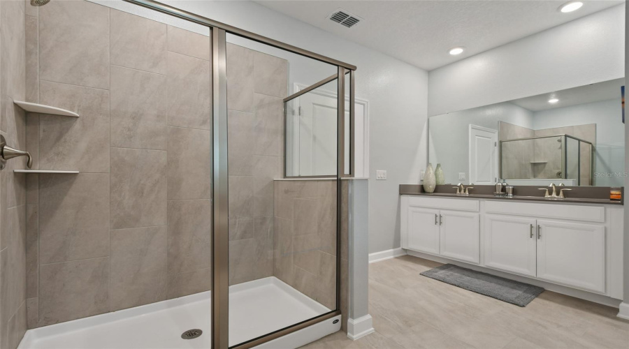 KISSIMMEE, Florida 34746, 8 Bedrooms Bedrooms, ,5 BathroomsBathrooms,Residential,For Sale,OXYMORON,0,MFRO6361612