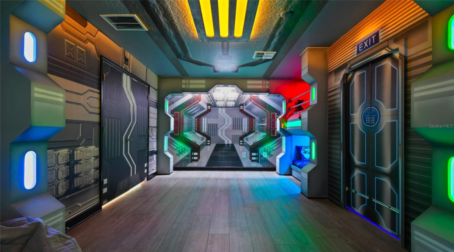 KISSIMMEE, Florida 34746, 8 Bedrooms Bedrooms, ,5 BathroomsBathrooms,Residential,For Sale,OXYMORON,0,MFRO6361612