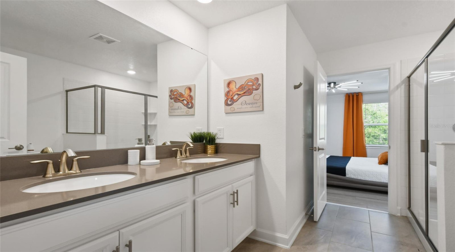 KISSIMMEE, Florida 34746, 8 Bedrooms Bedrooms, ,5 BathroomsBathrooms,Residential,For Sale,OXYMORON,0,MFRO6361612