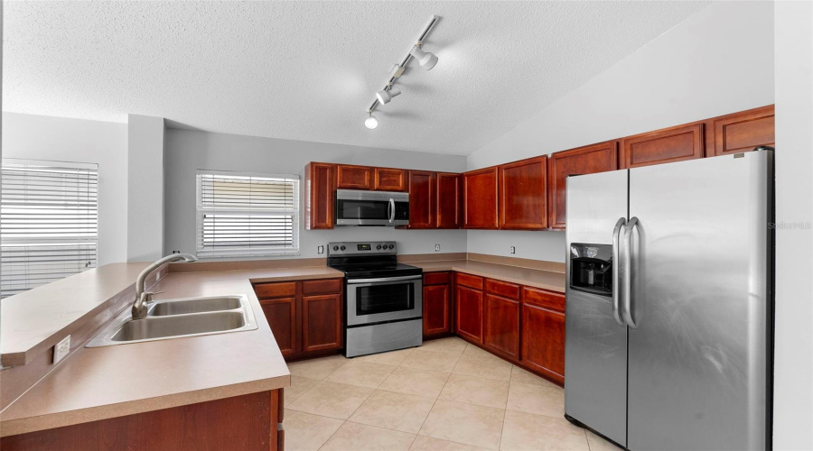 DAVENPORT, Florida 33896, 4 Bedrooms Bedrooms, ,2 BathroomsBathrooms,Residential,For Sale,SADDLE RIDGE,0,MFRO6356100