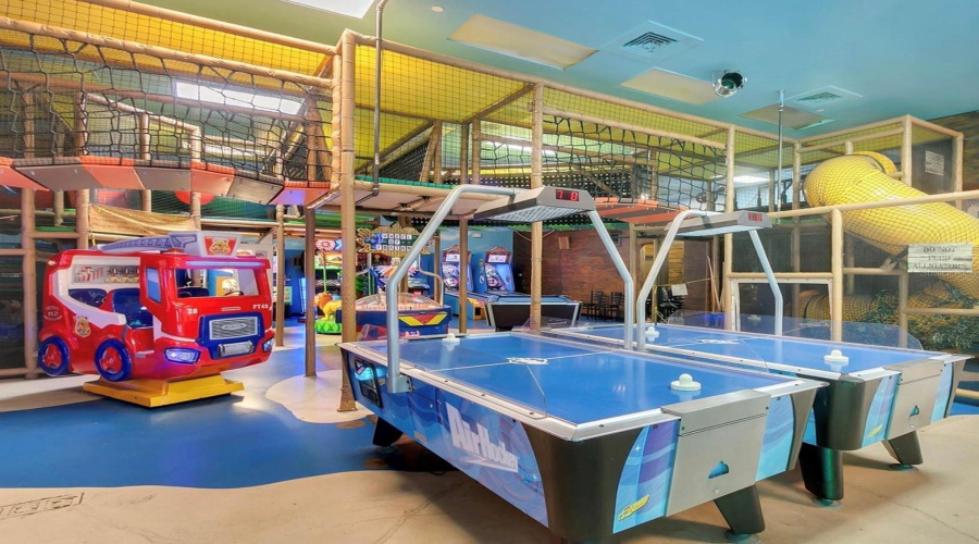 DAVENPORT, Florida 33897, 4 Bedrooms Bedrooms, ,3 BathroomsBathrooms,Residential,For Sale,LA MIRAGE,0,MFRO6362515