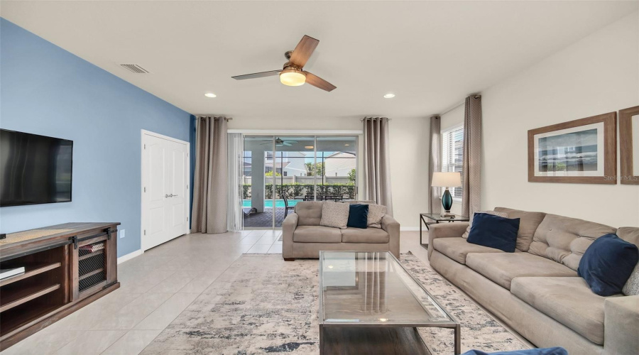 KISSIMMEE, Florida 34747, 7 Bedrooms Bedrooms, ,5 BathroomsBathrooms,Residential,For Sale,ZURICH,0,MFRO6326329