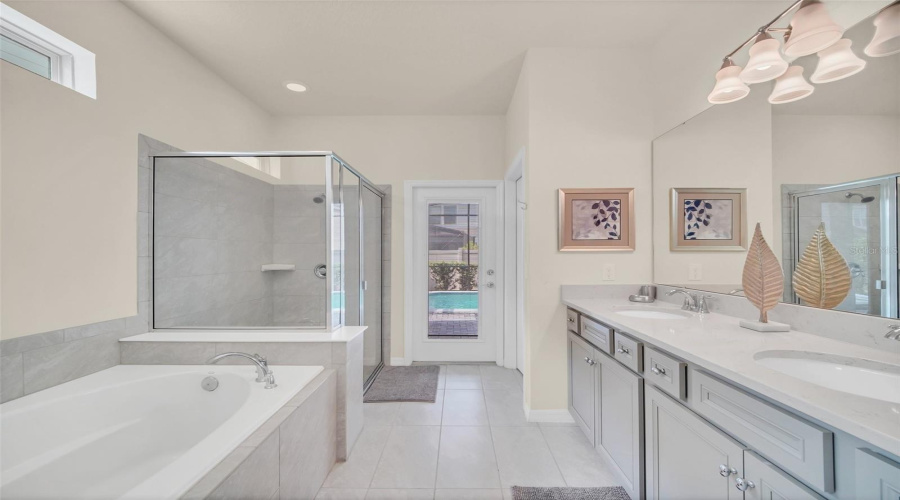 KISSIMMEE, Florida 34747, 7 Bedrooms Bedrooms, ,5 BathroomsBathrooms,Residential,For Sale,ZURICH,0,MFRO6326329