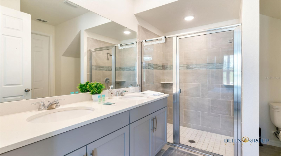 KISSIMMEE, Florida 34747, 5 Bedrooms Bedrooms, ,4 BathroomsBathrooms,Residential,For Sale,TROPICAL PALMS,0,MFRO6362006