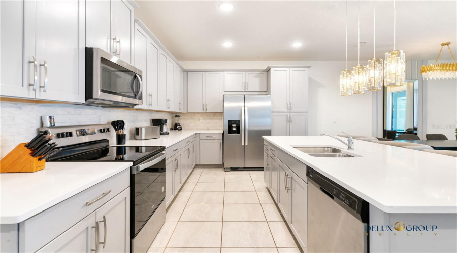 KISSIMMEE, Florida 34747, 5 Bedrooms Bedrooms, ,4 BathroomsBathrooms,Residential,For Sale,TROPICAL PALMS,0,MFRO6362006