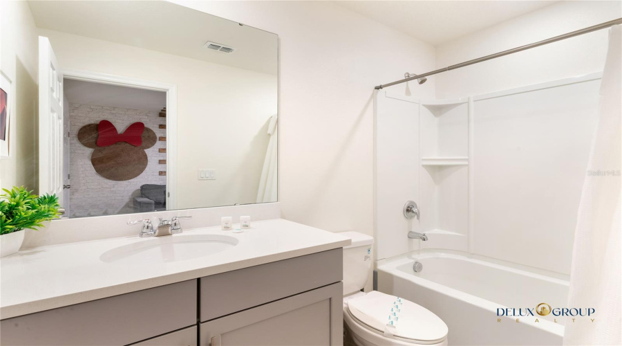 KISSIMMEE, Florida 34747, 5 Bedrooms Bedrooms, ,4 BathroomsBathrooms,Residential,For Sale,TROPICAL PALMS,0,MFRO6362006