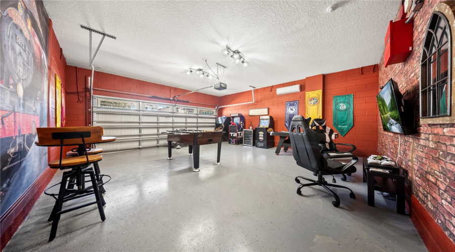 KISSIMMEE, Florida 34747, 9 Bedrooms Bedrooms, ,8 BathroomsBathrooms,Residential,For Sale,MARKER,0,MFRS5138157