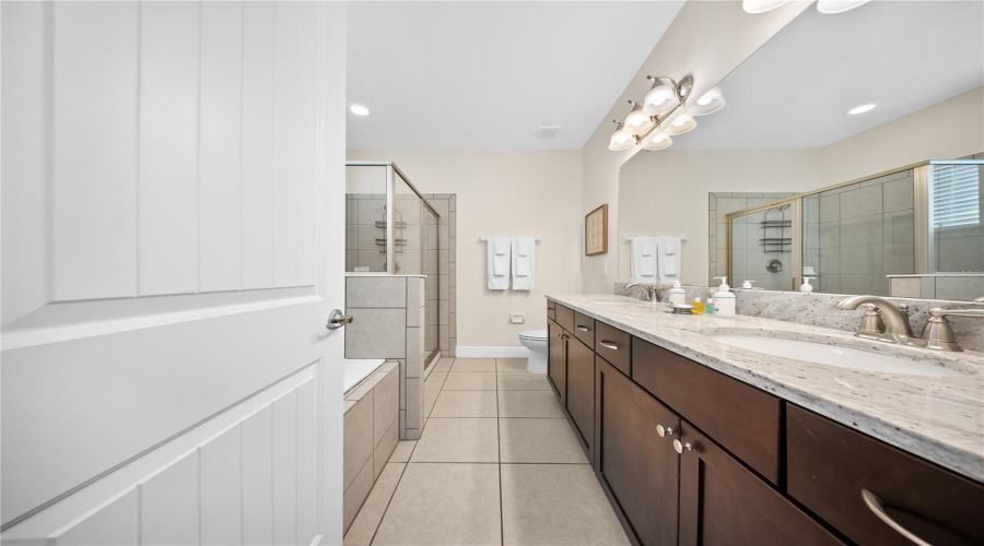 KISSIMMEE, Florida 34747, 9 Bedrooms Bedrooms, ,8 BathroomsBathrooms,Residential,For Sale,MARKER,0,MFRS5138157