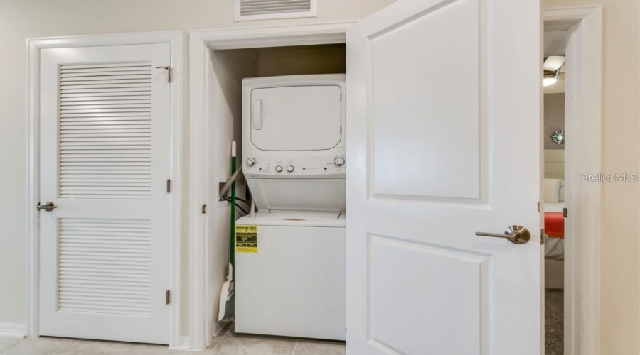 KISSIMMEE, Florida 34746, 2 Bedrooms Bedrooms, ,2 BathroomsBathrooms,Residential,For Sale,PARADOX,0,MFRS5138994