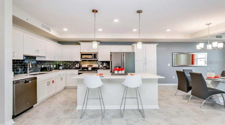 KISSIMMEE, Florida 34746, 2 Bedrooms Bedrooms, ,2 BathroomsBathrooms,Residential,For Sale,PARADOX,0,MFRS5138994