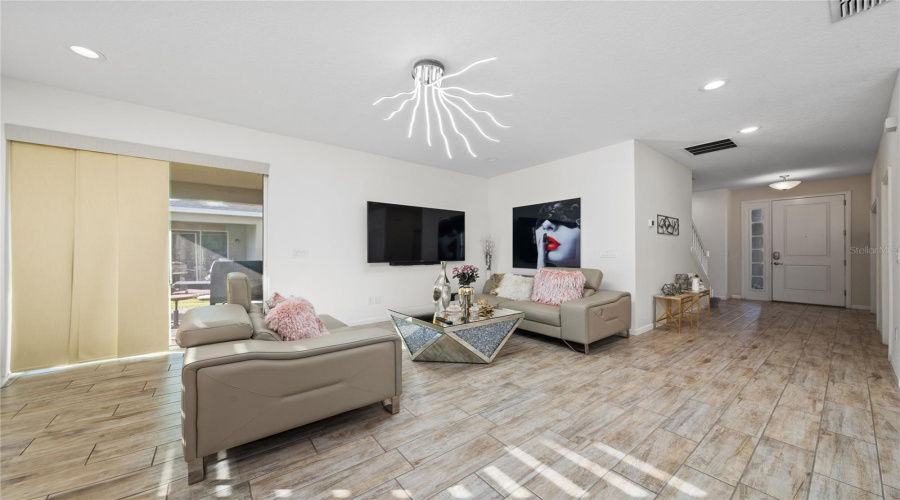 DAVENPORT, Florida 33837, 4 Bedrooms Bedrooms, ,3 BathroomsBathrooms,Residential,For Sale,YORKDALE,0,MFRS5138472