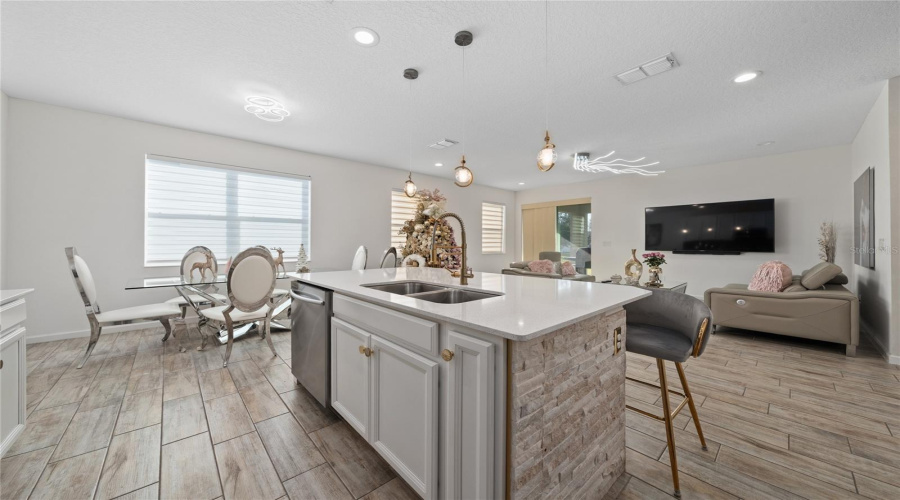 DAVENPORT, Florida 33837, 4 Bedrooms Bedrooms, ,3 BathroomsBathrooms,Residential,For Sale,YORKDALE,0,MFRS5138472