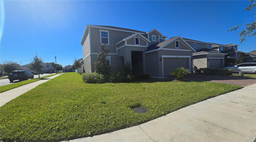 DAVENPORT, Florida 33837, 4 Bedrooms Bedrooms, ,3 BathroomsBathrooms,Residential,For Sale,YORKDALE,0,MFRS5138472